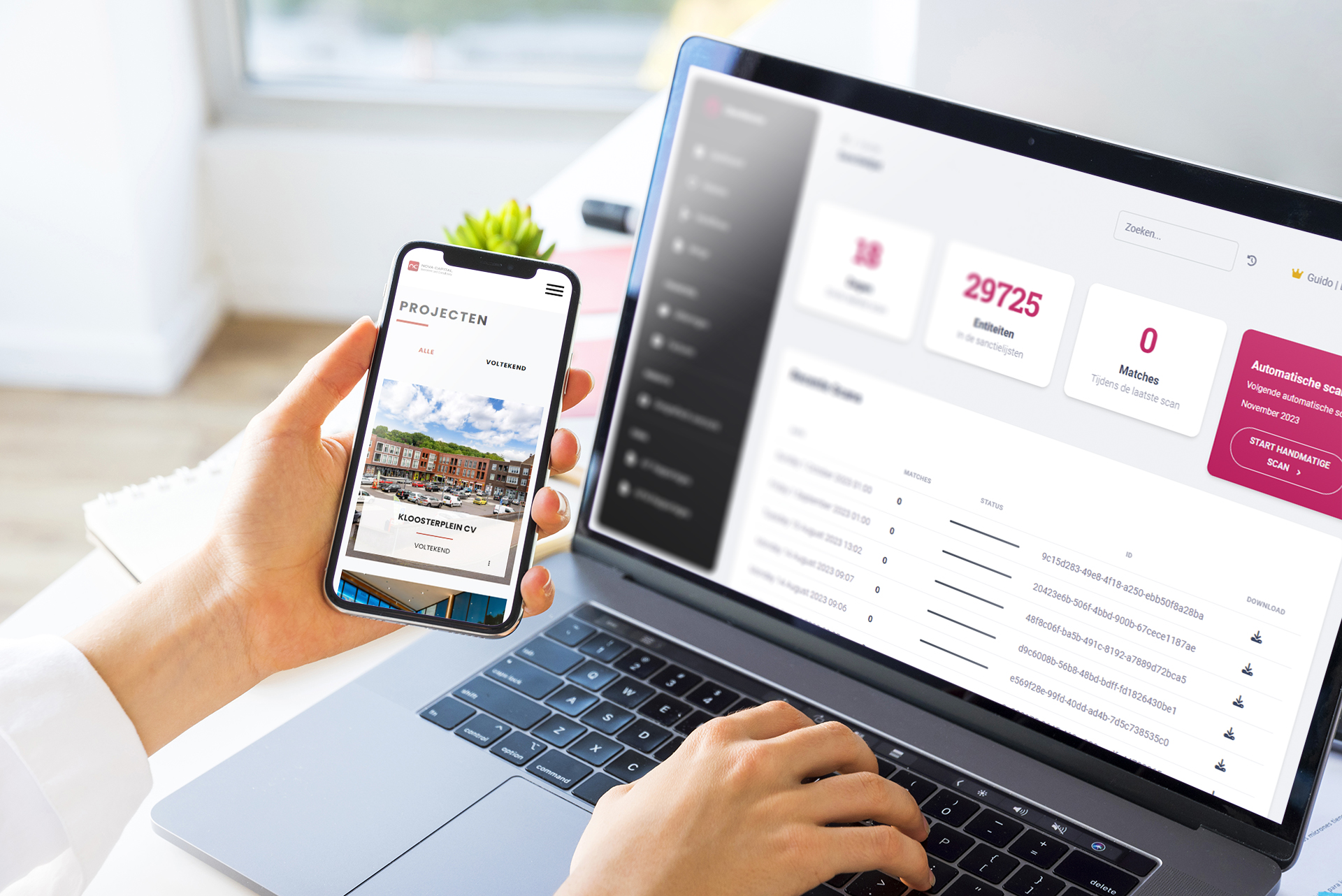 een persoon die een laptop gebruikt